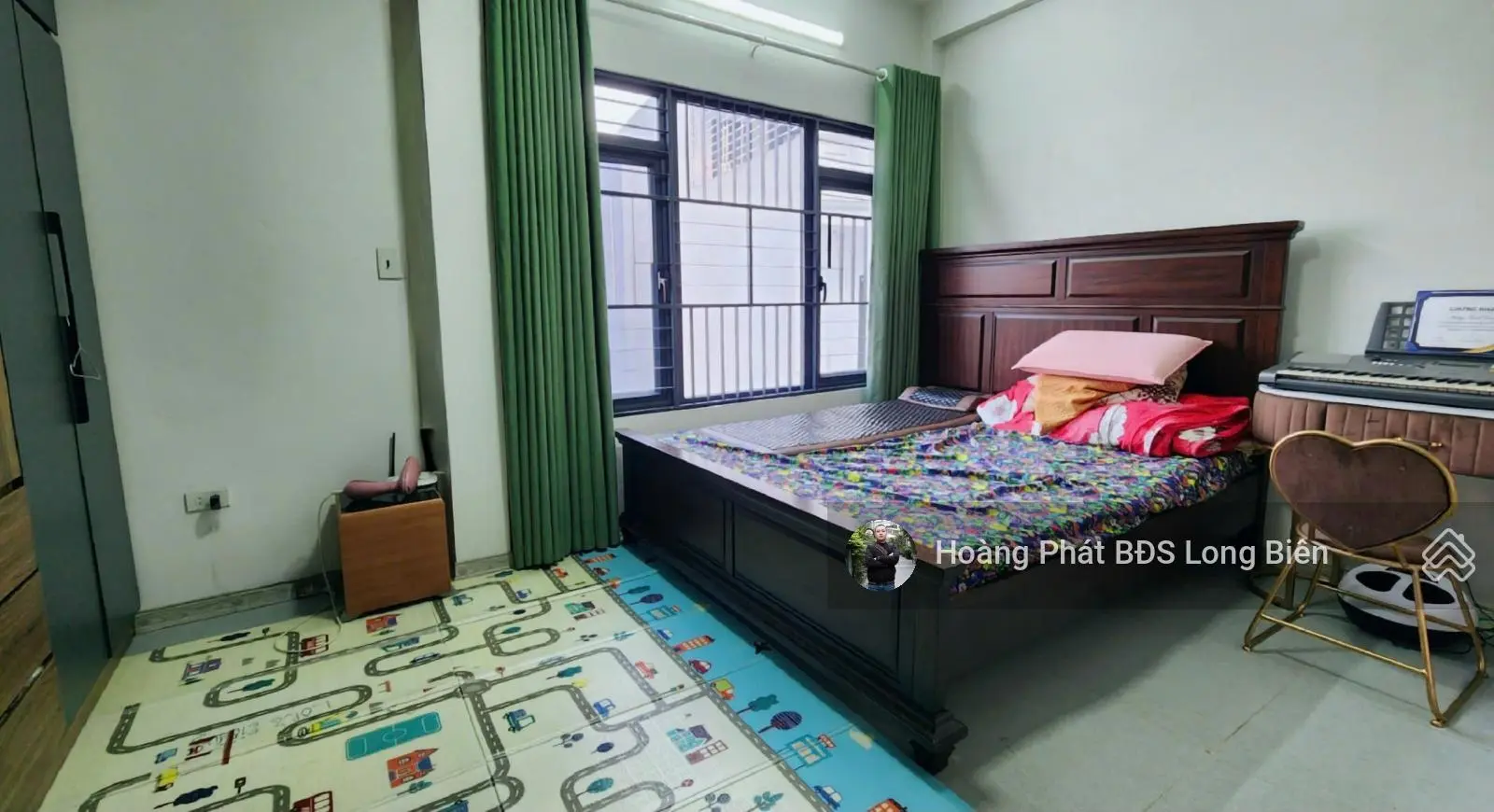 Bán nhà kiến trúc sư xây dựng tại phường Long Biên. Cách Aeon 500m. 40m2 x 5T. LH 0965858116