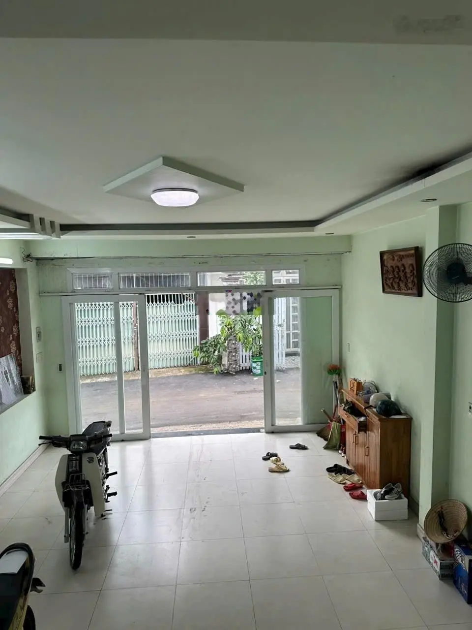 Sang nhượng gấp căn nhà đường bình chánh, bình chánh. 1t 1 l- 3pn- đường xe hơi 6m. giá 2ty2. shr