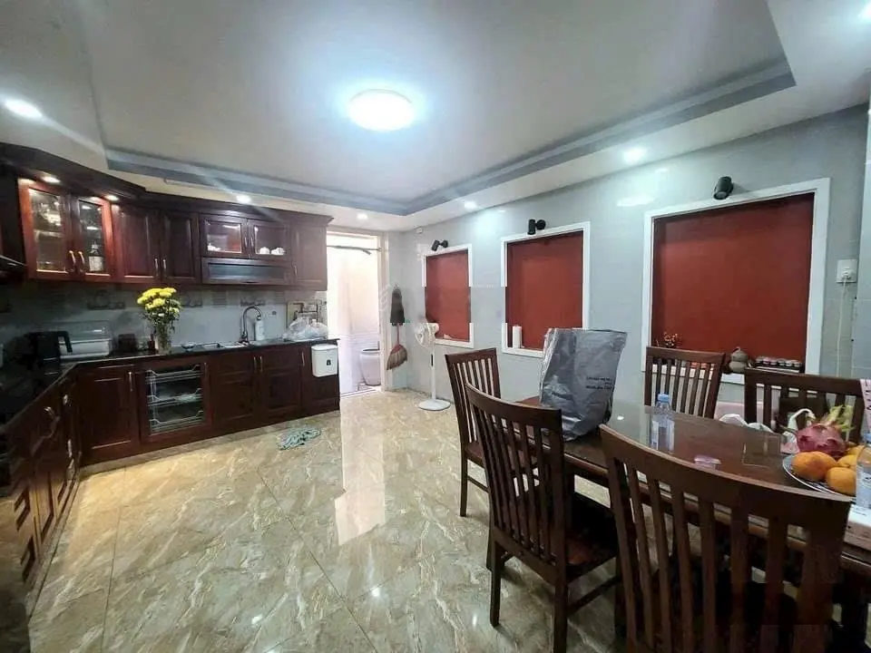 Cô chú chủ nhà cần ra đi gấp căn nhà tâm huyết nằm hẻm đường Đoàn Nguyễn Tuấn, 65m2. Sổ hồng riêng.