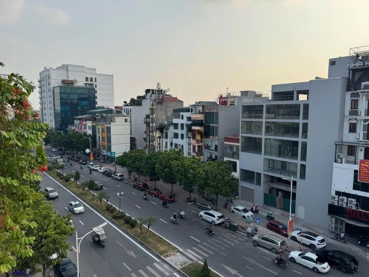 Bắt đáy ! hồng tiến - long biên - mặt phố - thang máy - ô tô đỗ cửa - 44m2 - 26.8 tỷ