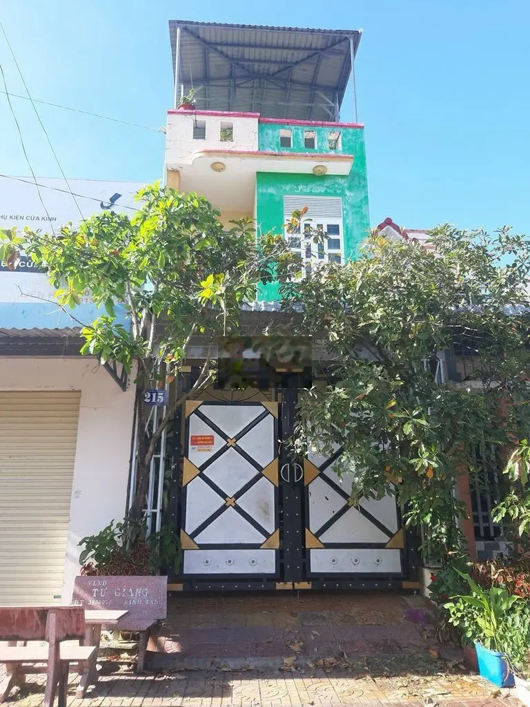 Cần bán gấp nhà nguyên căn nhà mặt tiền P.5 đường Ngô Gia Tự TP Cà Mau