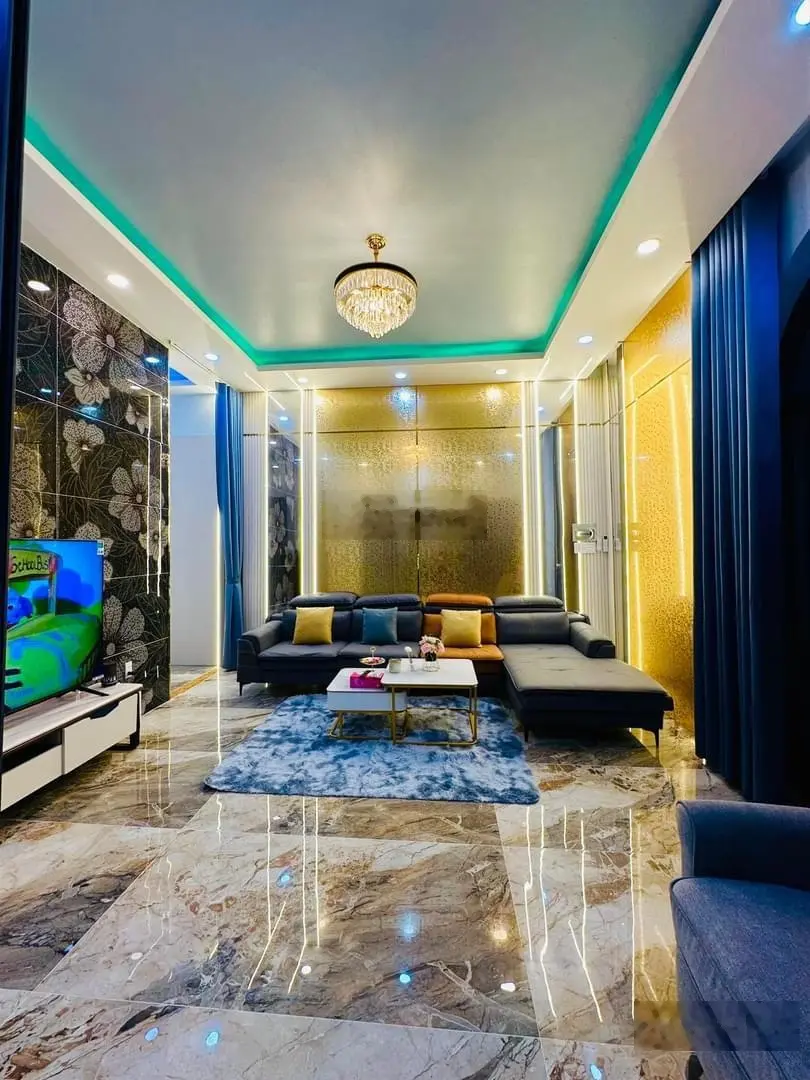 Cần bán bthu tâm huyết . Gần cao đẳng điện lực q12. Tdt 274m2 giá bán 9,6tỷ bớt lộc( tặng nội thất)