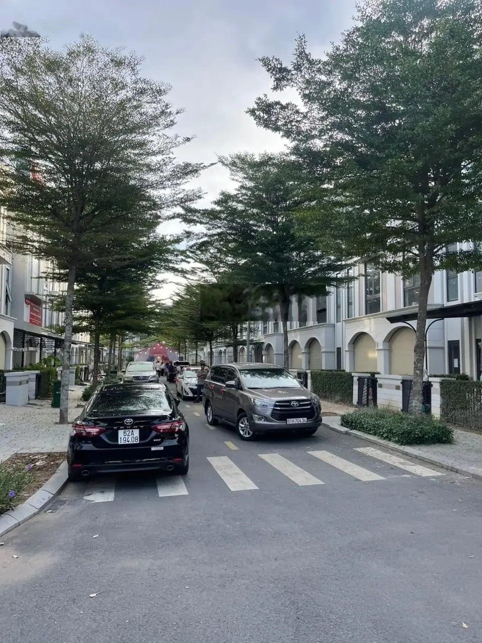 Cần bán nền đất đường số 4 khu Green city giá: 4 tỷ. Liên hệ: 0917 393 ***
