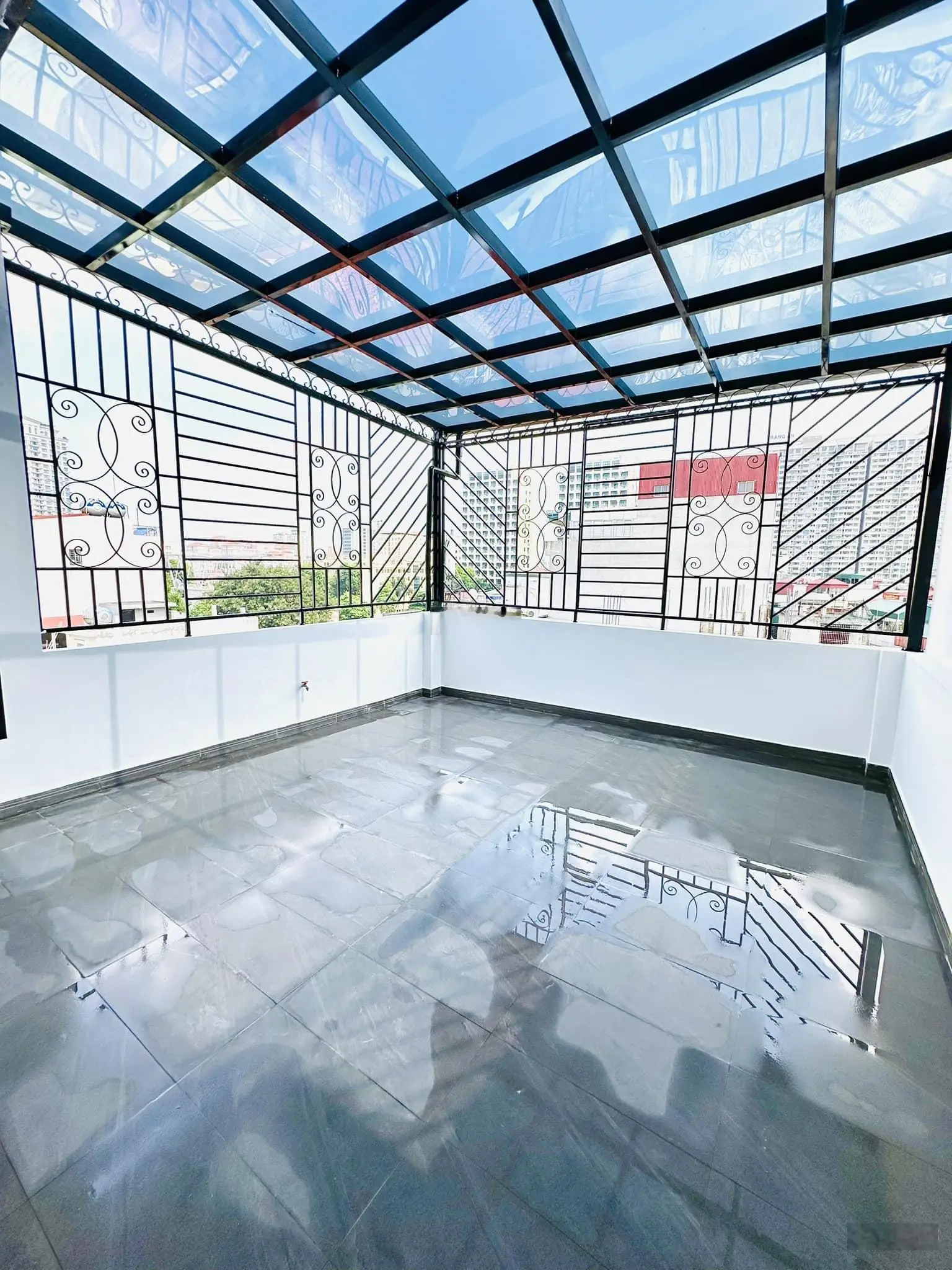 Đẹp nhất Cầu Giấy - nhà xây mới - kinh doanh - hai mặt thoáng - gara ô tô - 7 tầng - thang máy