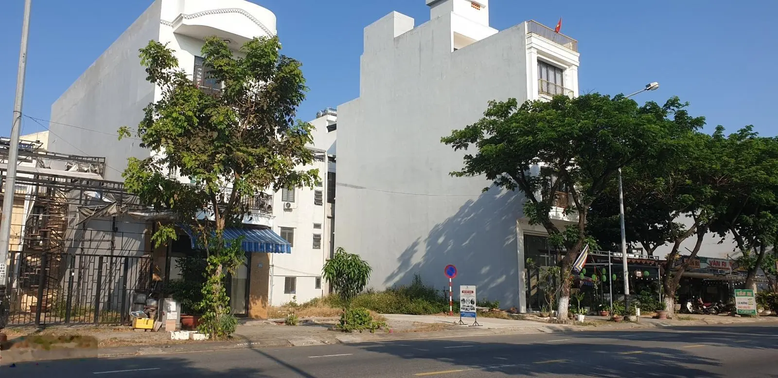 Bán MT CHƯƠNG DƯƠNG view sông giá rẻ tặng kèm nhà 2.5 tầng