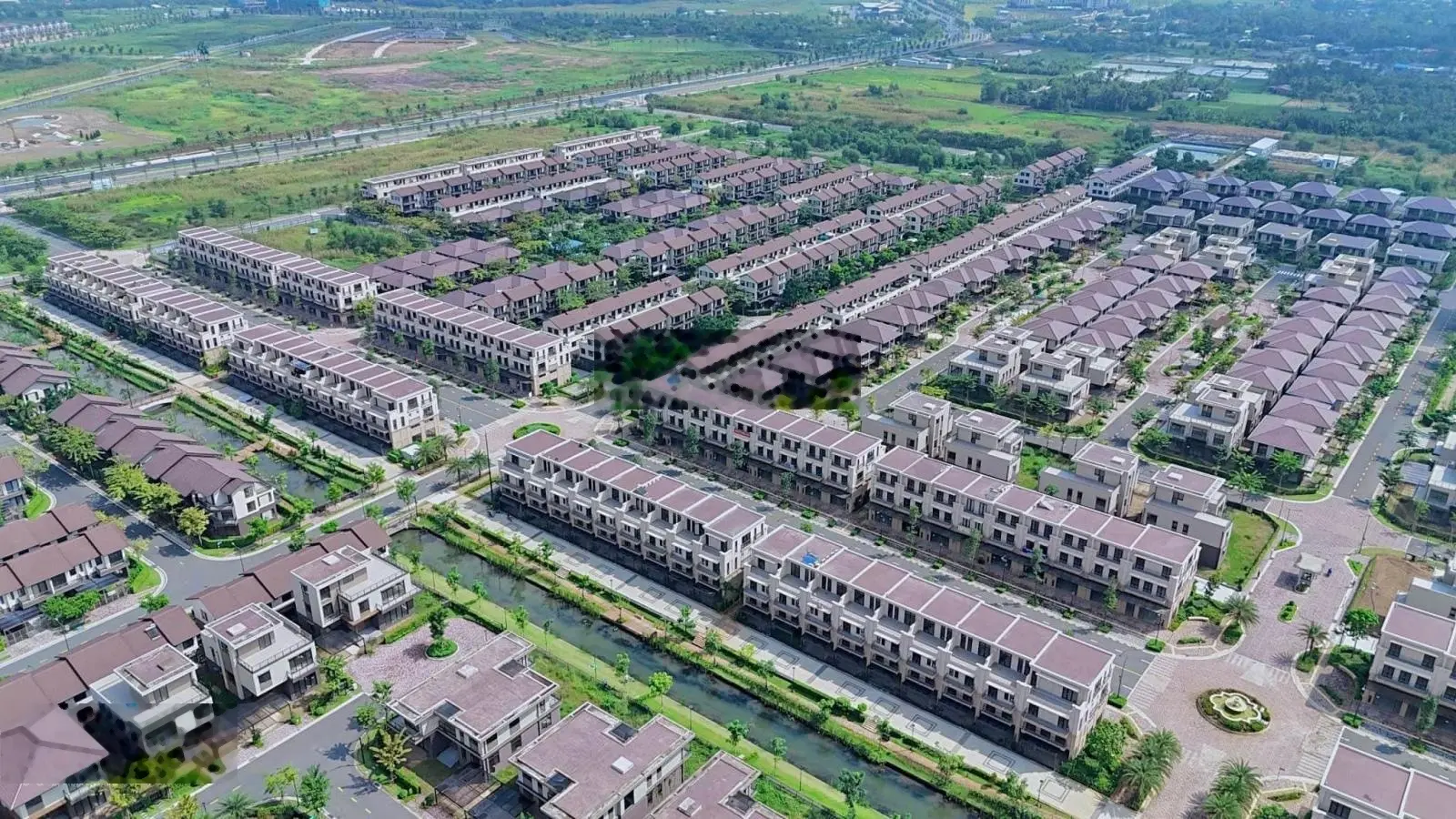 Biệt thự song lập căn góc hướng Đông gần công viên giá 6.3 tỷ. LH Ms Tâm Nam Long