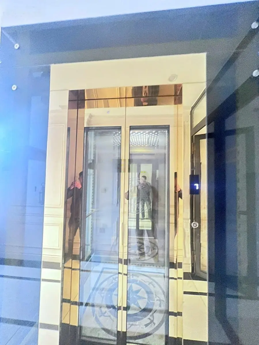 Nhà mặt phố vip lô góc - sổ đỏ - 105 m2 - mặt phố