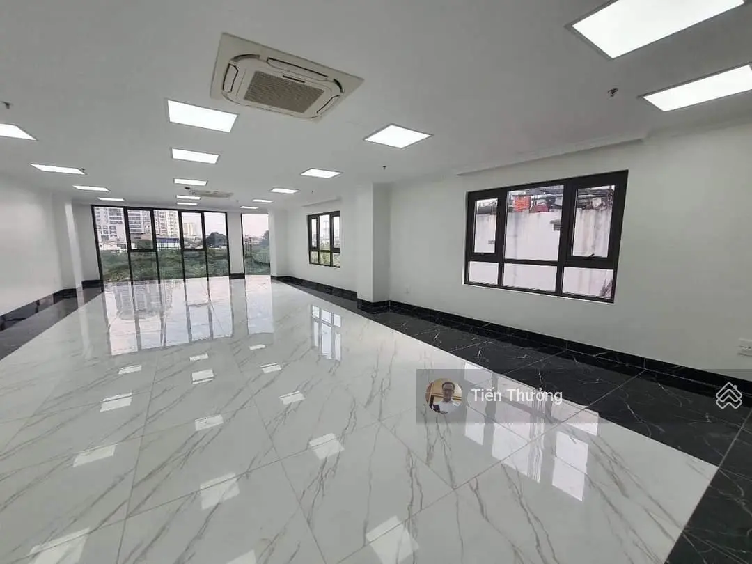 Cần bán gấp nhà mặt phố Hồ Tùng Mậu, vị trí vàng ngay ngã tư Xuân Thủy - Hồ Tùng Mậu 70m2x7 tầng