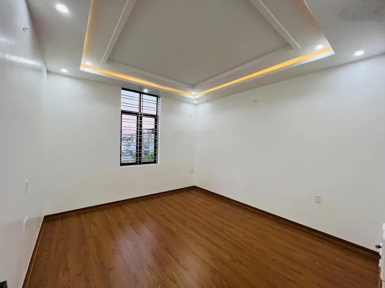 Bán nhà 4 tầng dân xây độc lập mặt ngõ phố Lực Hành - Hải An