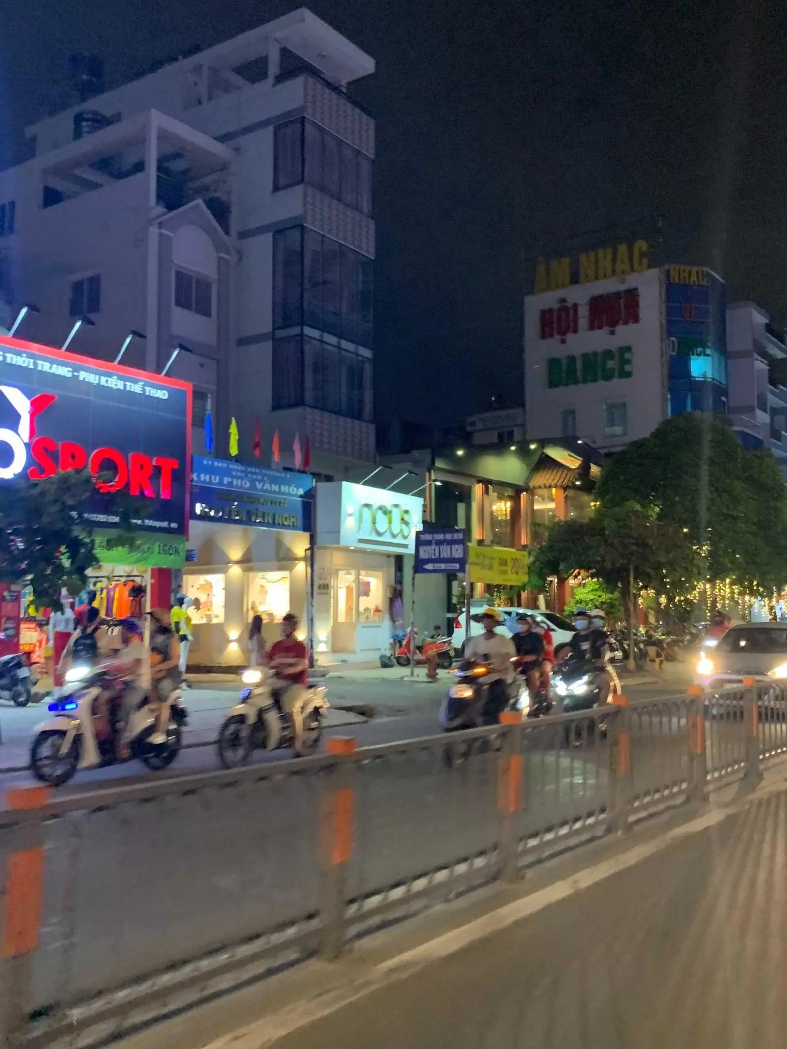 CC bán nhà MT Nguyễn Văn Lượng, P17, DT 4x13m, 4 tầng, HĐT 35 triệu, giá 14,5 tỷ, LH 0919 818 ***