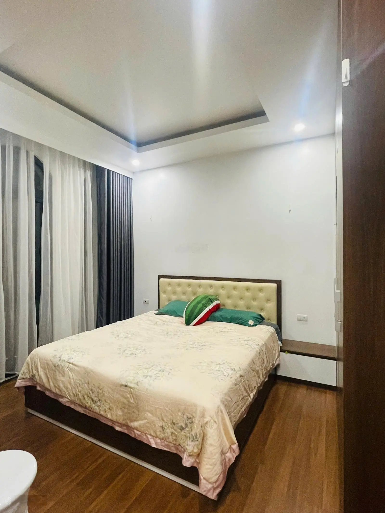 Bán liền kề 96m Vin imperia giá siêu tốt-đầu tư Ok