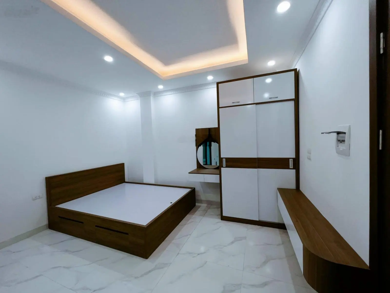 Bán nhà mới 6 tầng thang máy Võ Chí Công giá 8.2 tỷ LH 0966 341 ***