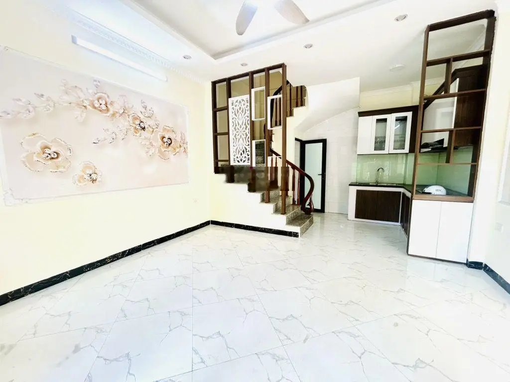 Siêu phẩm hoàng mai, lô góc 2 thoáng vĩnh viễn, cách ô tô 20m