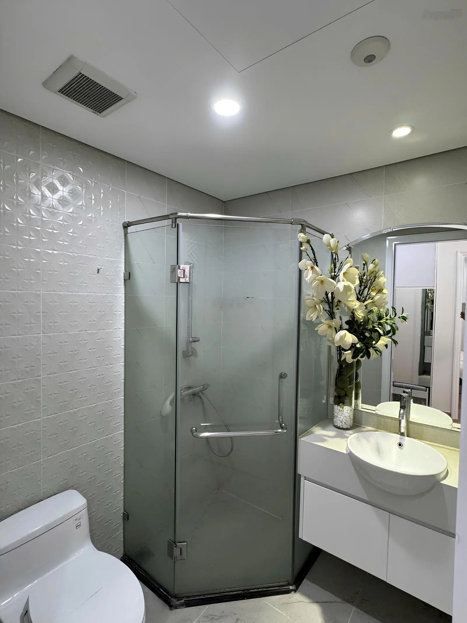 Cần bán 2 ngủ toà P10 park hill Times City vị trí trung tâm full nội thất đẹp -lh em 0908 833 ***