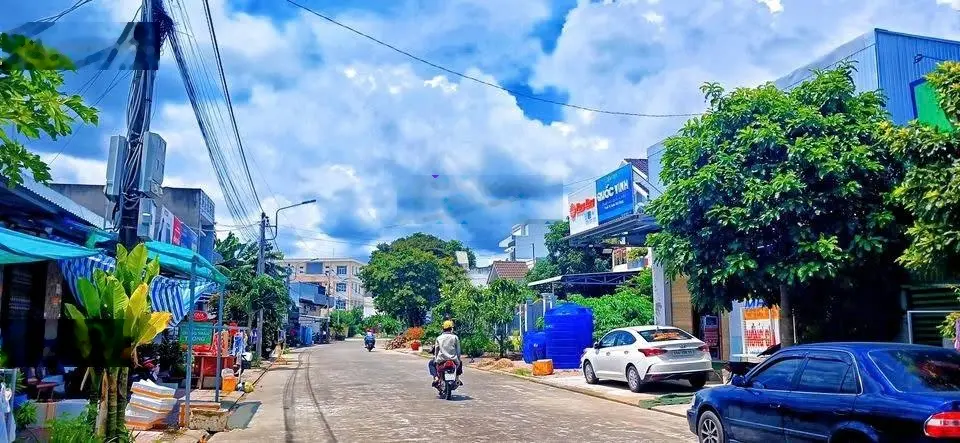 Nhà thiết kế hiện đại 1 trệt 1 lầu, sân thượng, nội thất đầy đủ, lộ giới 16m, phường 1, TP Cà Mau