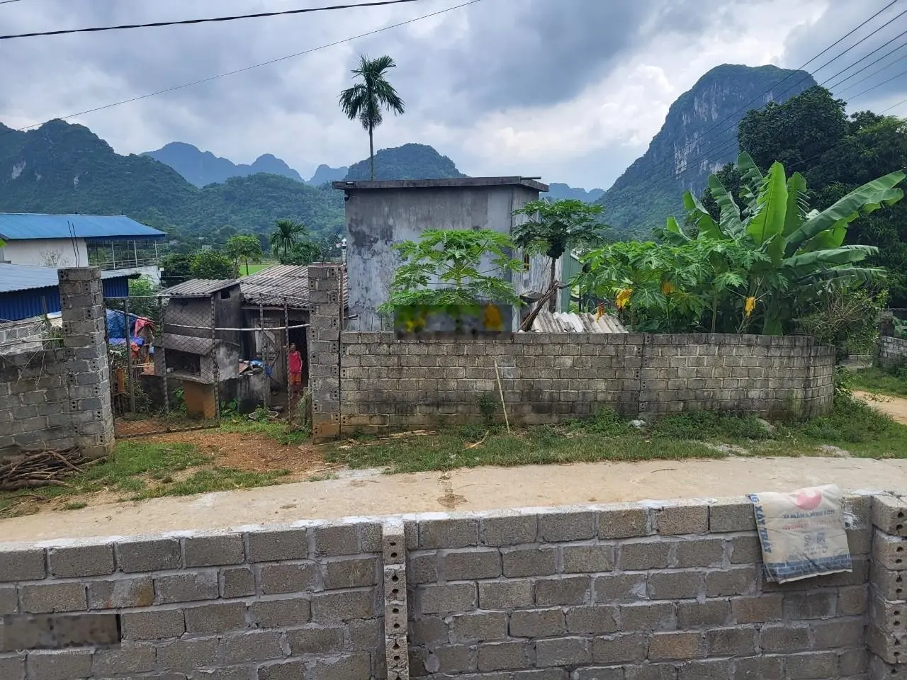 Cần bán 1000m2 full thổ cư, mặt tiền gần 40m bám đường bê tông. Kim Bôi, Hoà Bình