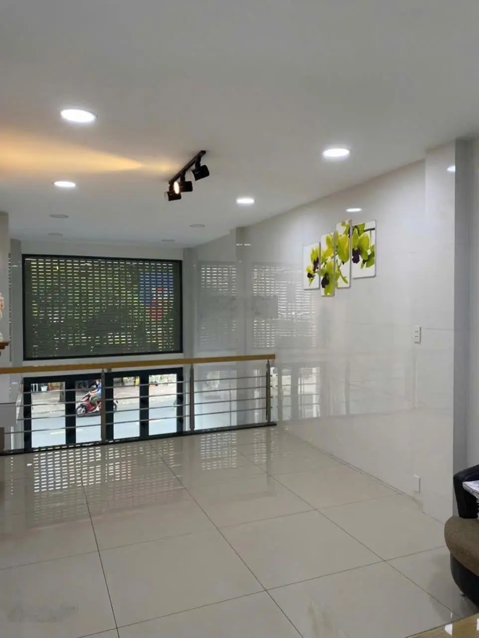 Nhà mặt tiền 2 căn liền kề 148 m2 đường Bình Thới tiện lợi di chuyển và kinh doanh, khu vực sầm uất