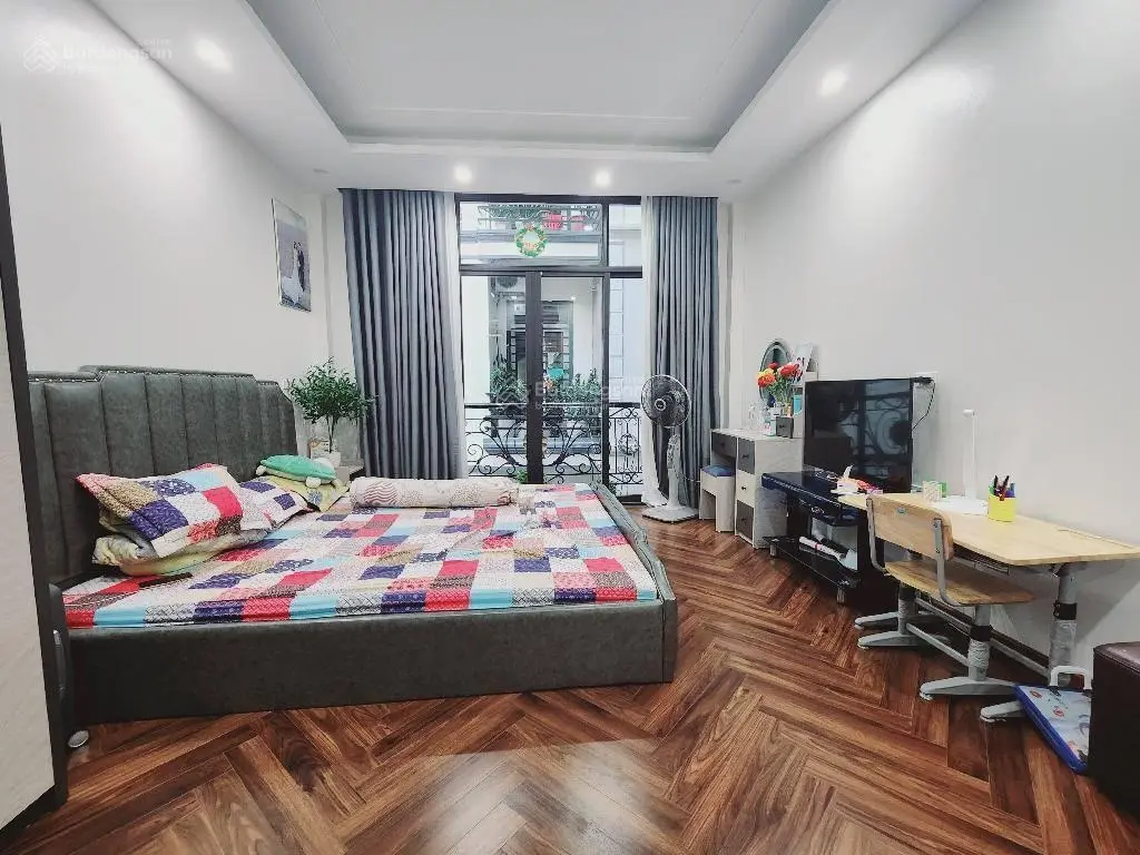 Bán Nhà Dân Trần Cung 38m-5 Tầng ,Phân Lô 2 Thoáng , gần Phố ,Ngõ Thông , Kinh Doanh