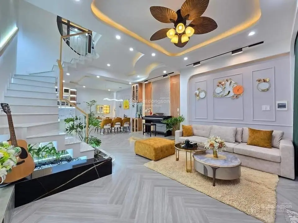 Chính chủ bán gấp nhà gần vòng xoay dân chủ đường 3/2, Phường 12, Quận 10. Giá 3,9 tỷ. 0906 806 ***