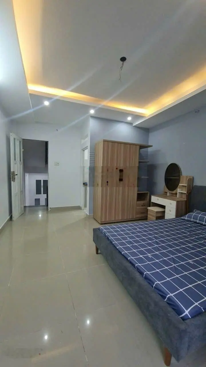Bán nhà Tô Ngọc Vân, Q12 DT: 4 x 14.5m SHR, hoàn công đủ, xe hơi ngủ trong nhà. Vị trí đẹp