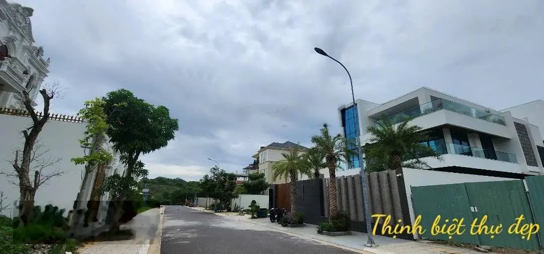 Giảm mạnh 3 tỷ còn 35 Tỷ. Chủ thiện chí bán biệt thự nghỉ dưỡng Đồi Ngọc Tước, VT 300m2, hoàn công.