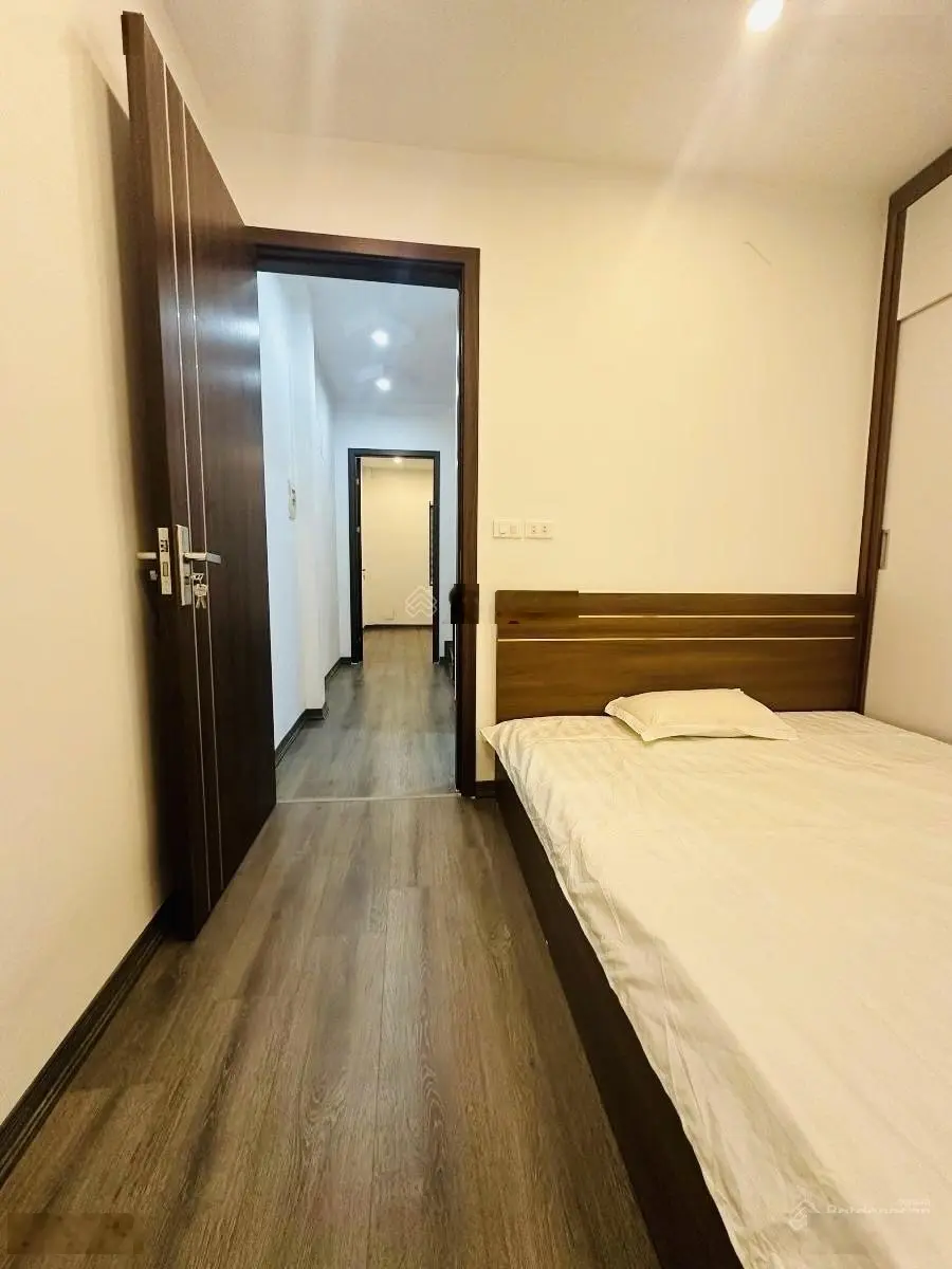 Giá cực tốt! Nhà đẹp ở ngay tại Kim Giang. Ngõ thẳng ra phố, chỉ 40m. Lô góc thoáng sáng. DT 42m2