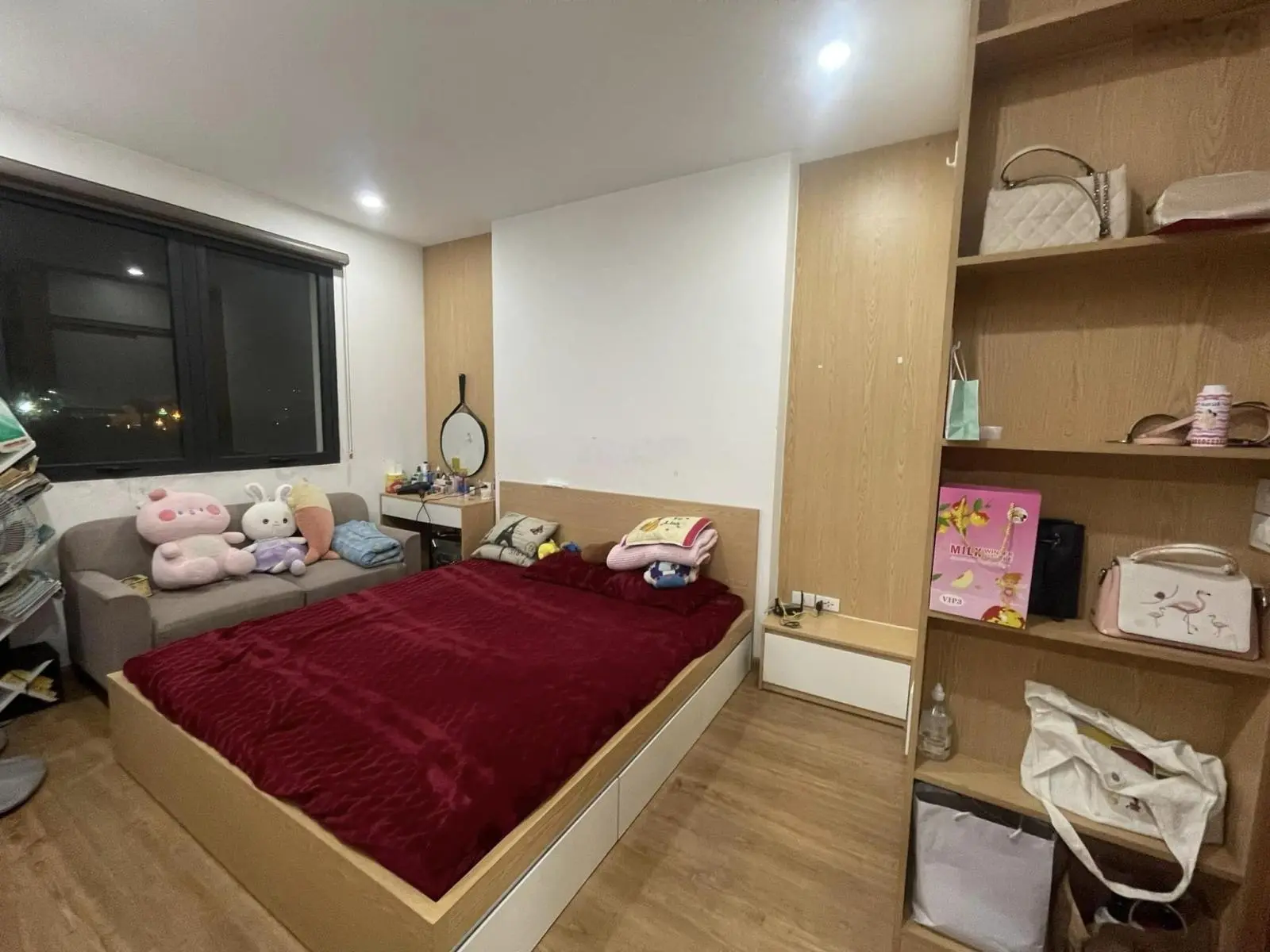 Bán căn hộ chung cư cao cấp isris garden nam từ liêm 60m2- giá 4,7 tỷ- view svd mỹ đình