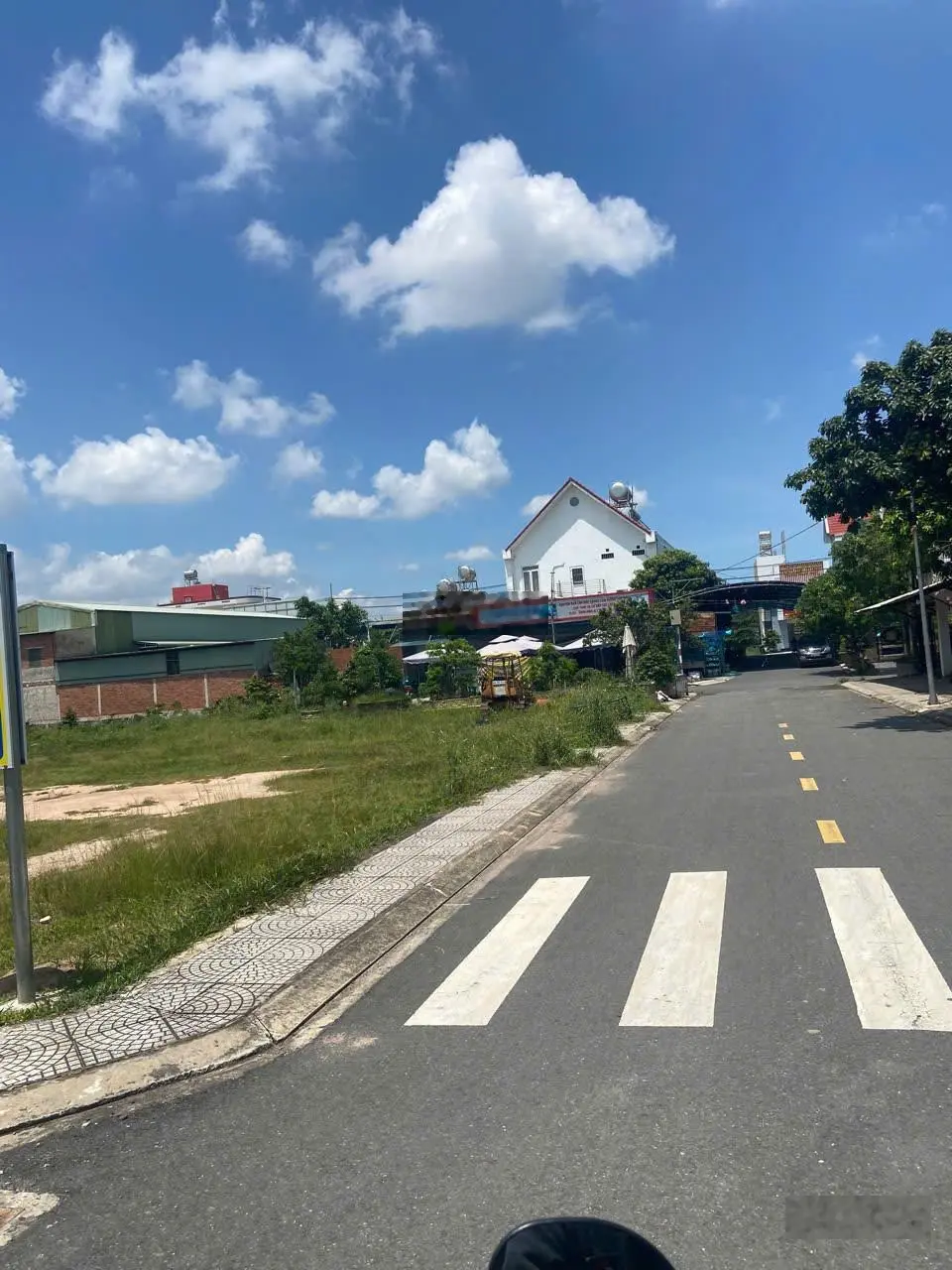 Chủ bán gấp lô đất ngay cổng Khu công nghệ cao khả năng khai thác cao, thanh khoản dễ. Gần sân bay