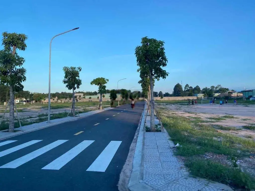 Cần ra lô đất ngay TTHC Chơn Thành,Đ: NVL, Chơn Thành, SHR, 340m/.