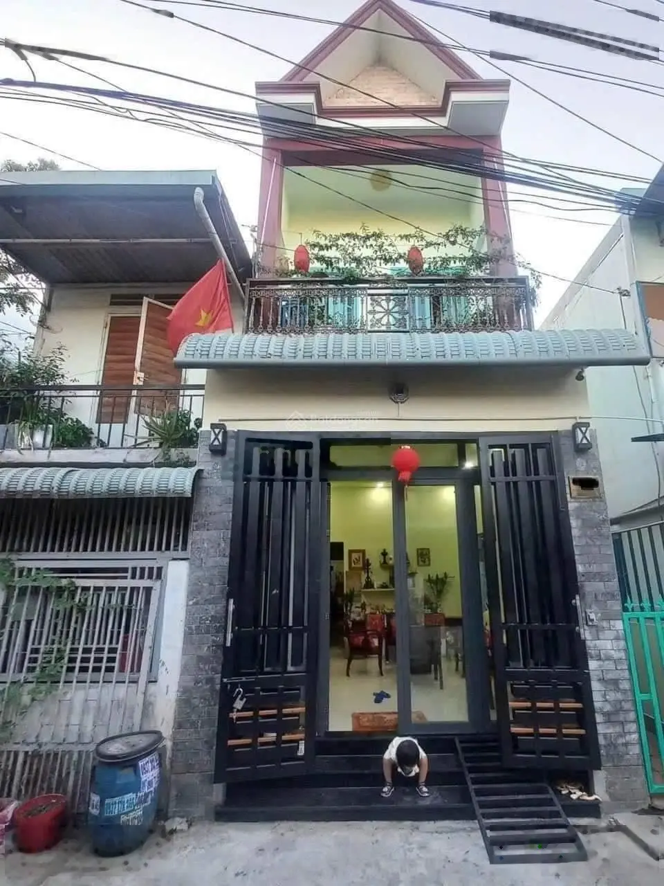 Nhà 1 trệt 1 lầu 80m2 gần chợ Xóm Nghèo, gần Vincom, ngã tư 550