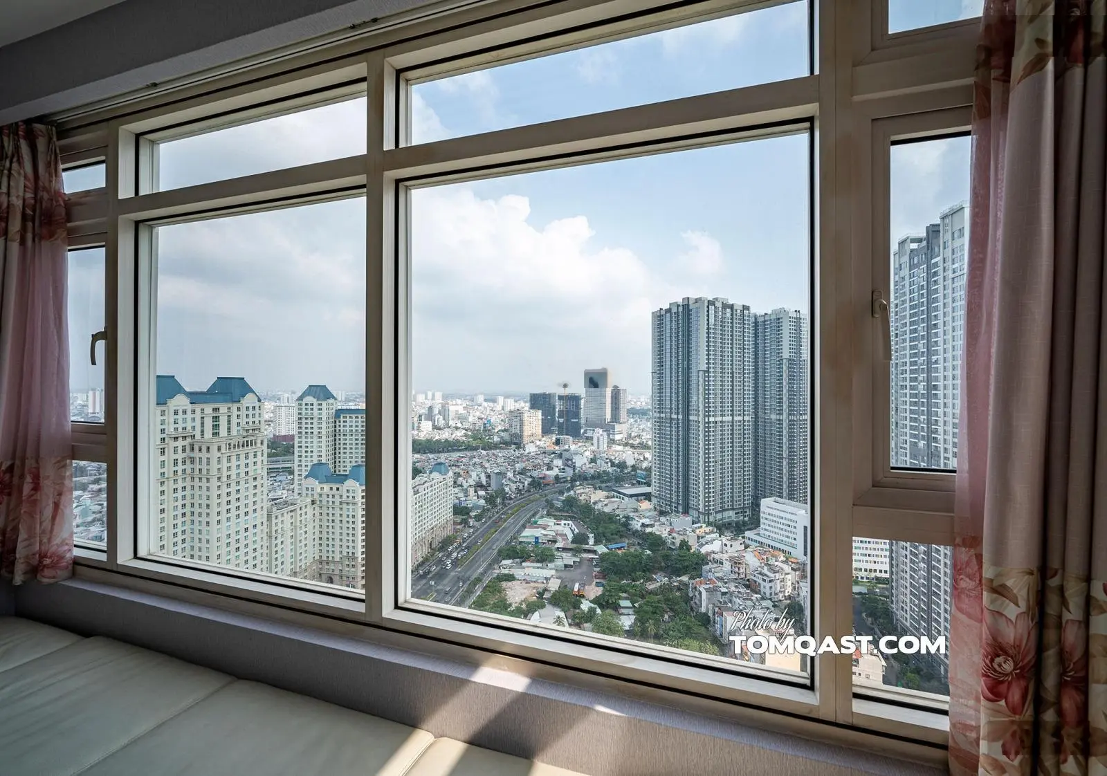 Chủ bán căn hộ chung cư 3 phòng ngủ Saigon Pearl giá 8,2 tỷ, view sông - LH: 0909 599 ***