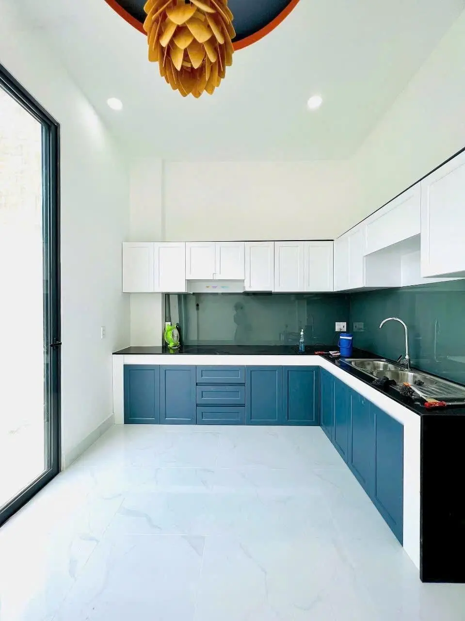 CC bán nhà mới thiết kế hiện đại, 1trệt 2lầu, đối diện Chợ Long Phước, Q9. 3PN 3WC giá đầu tư