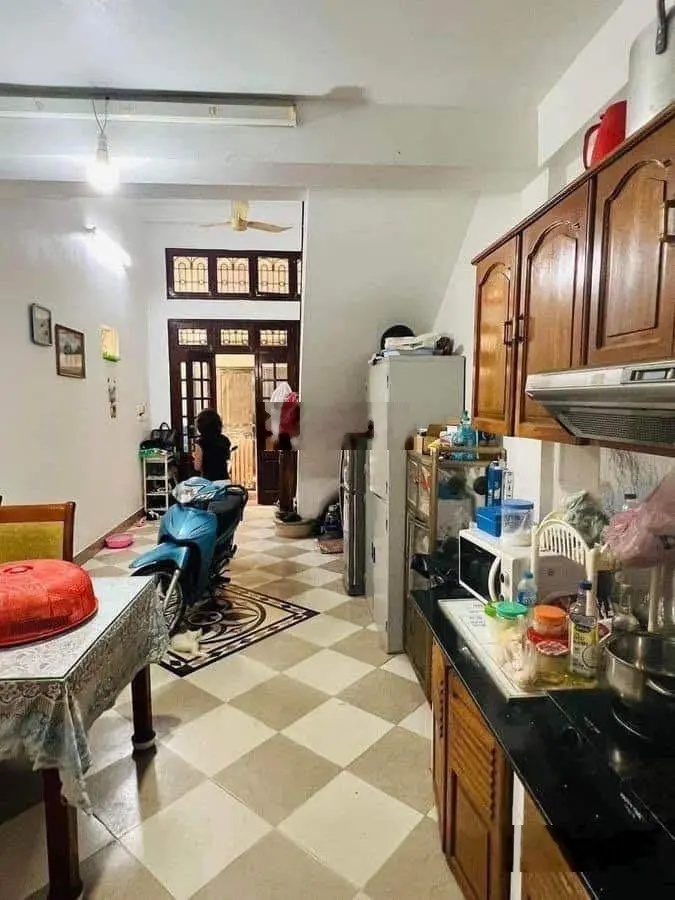 Bán gấp nhà VŨ NGỌC PHAN-ĐỐNG ĐA-HÀ NỘI, DT:42m2 x 5 Tầng - MT: 3,9m / Giá : 9,5 Tỷ