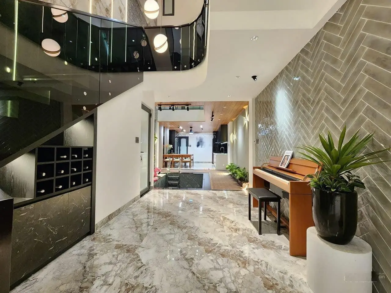 Hót! Nhà phố giá rẻ đường Nguyễn Thị Minh Khai 90m2 full thổ cư ngay Phú Hòa