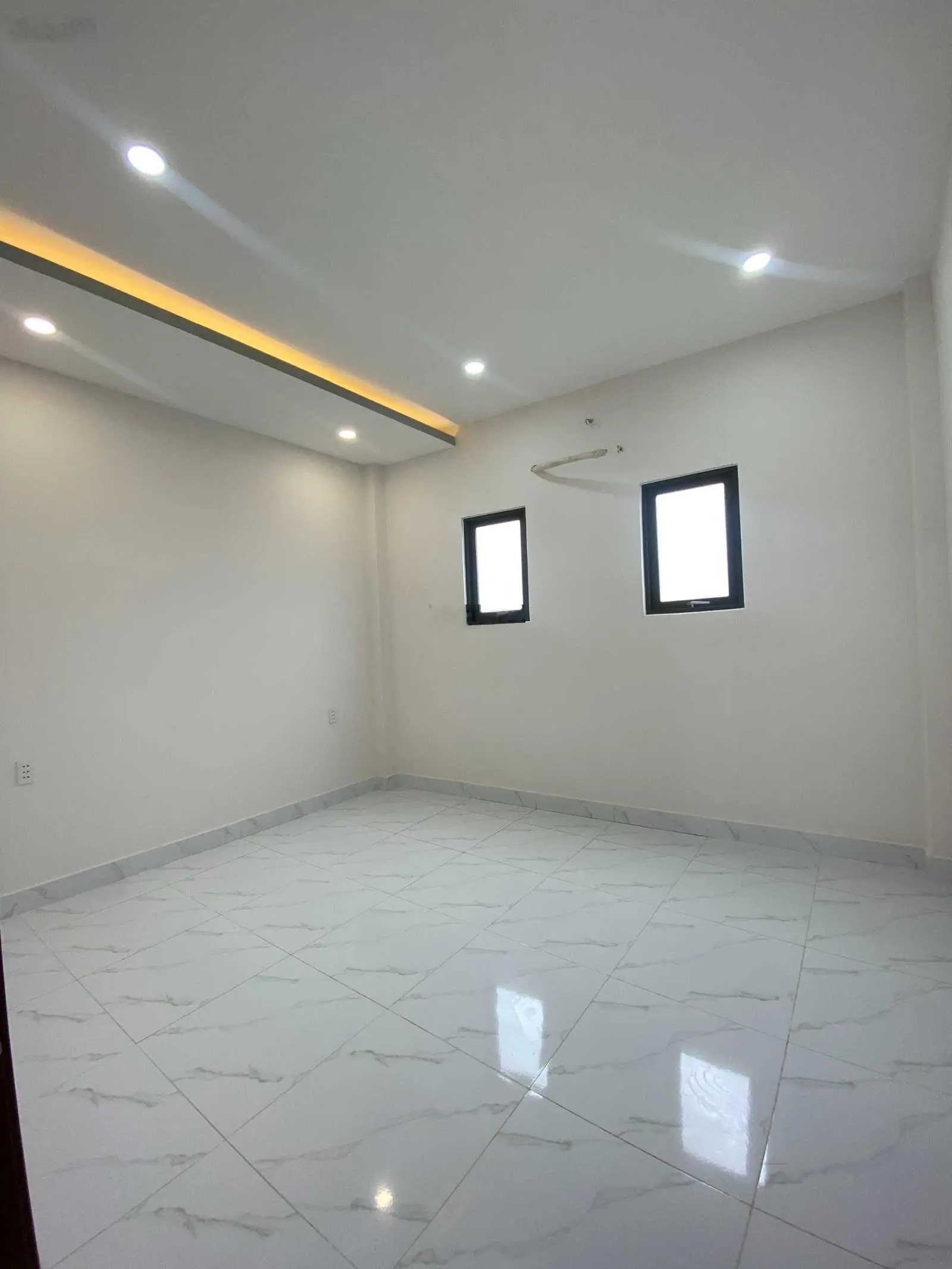 Kẹt tiền bán gấp nhà xây mới 2 lầu Lê Văn Lương