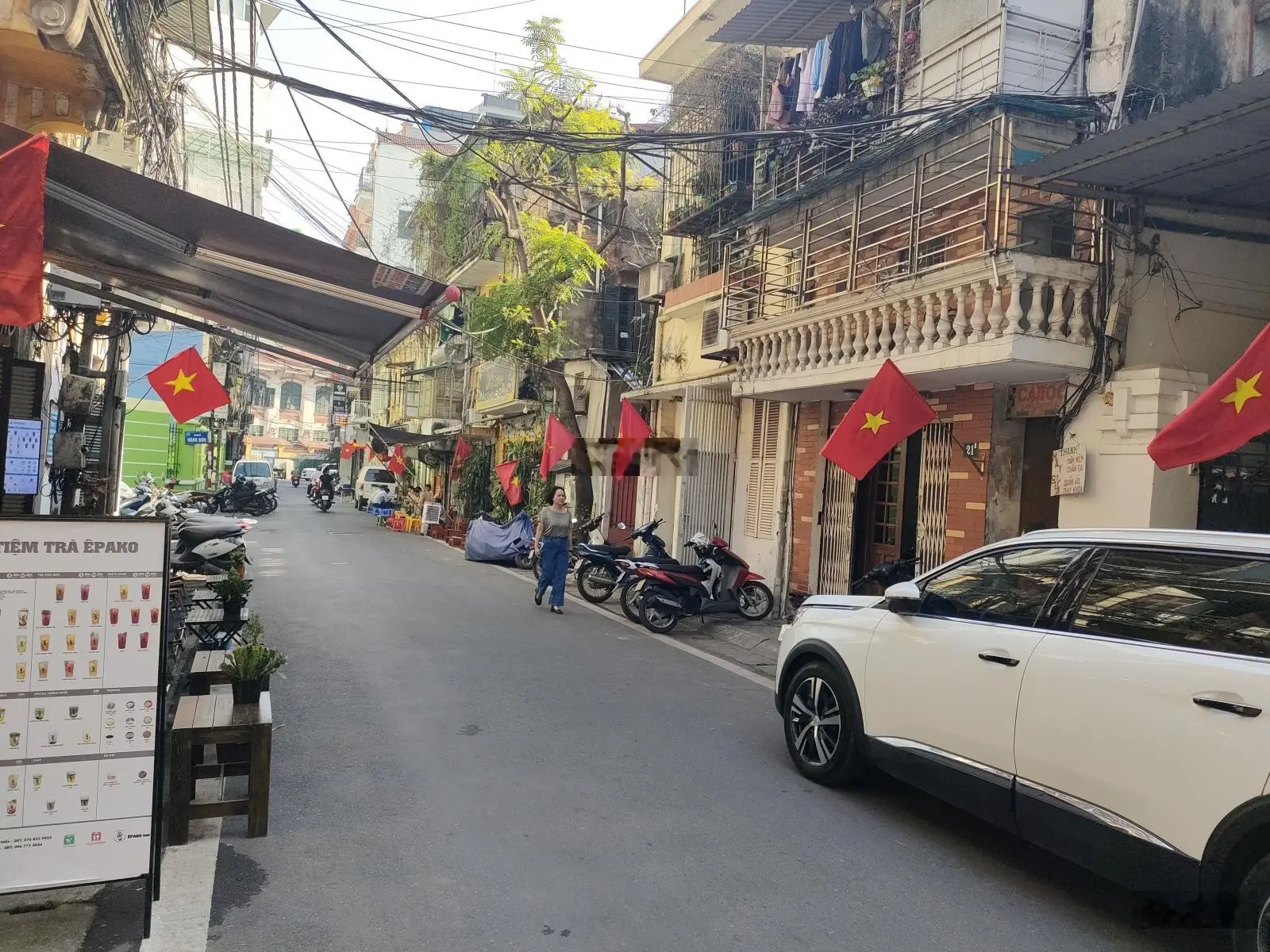 Mặt phố Phan Huy Ích Ba Đình S43m 5tầng MT 7,8M chỉ 24,9 tỷ