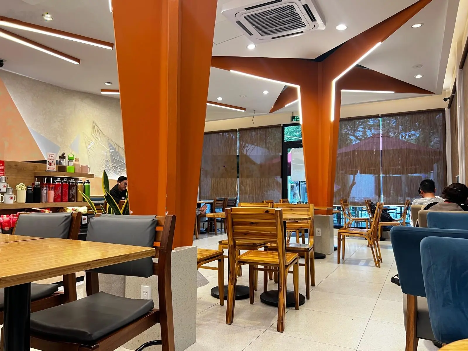 Lô góc quán cafe tại khu TTHC Dĩ An BD - DT 234m2 vị trí trung tâm đẹp