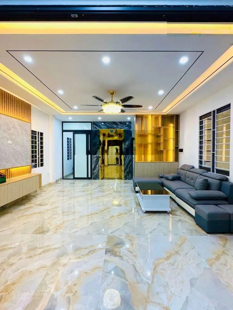 Bán nhà đẹp thang máy nguyễn văn cừ long biên hà nội 50m2