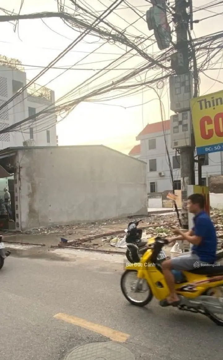 Mặt đường - trục giữa kinh doanh sầm uất