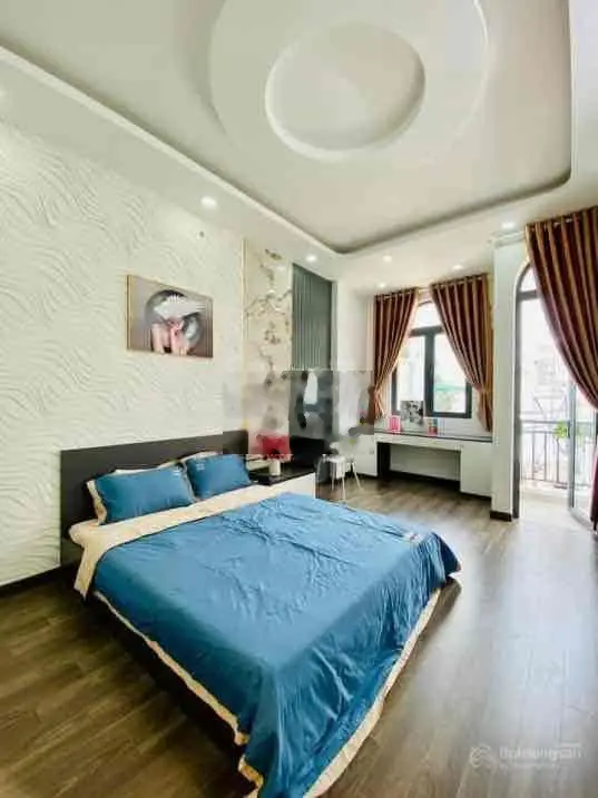 Bán nhà Vĩnh Hưng 30m2x5T mặt tiền 5,2m lô góc, oto qua nhà,giá 4,9tỷ