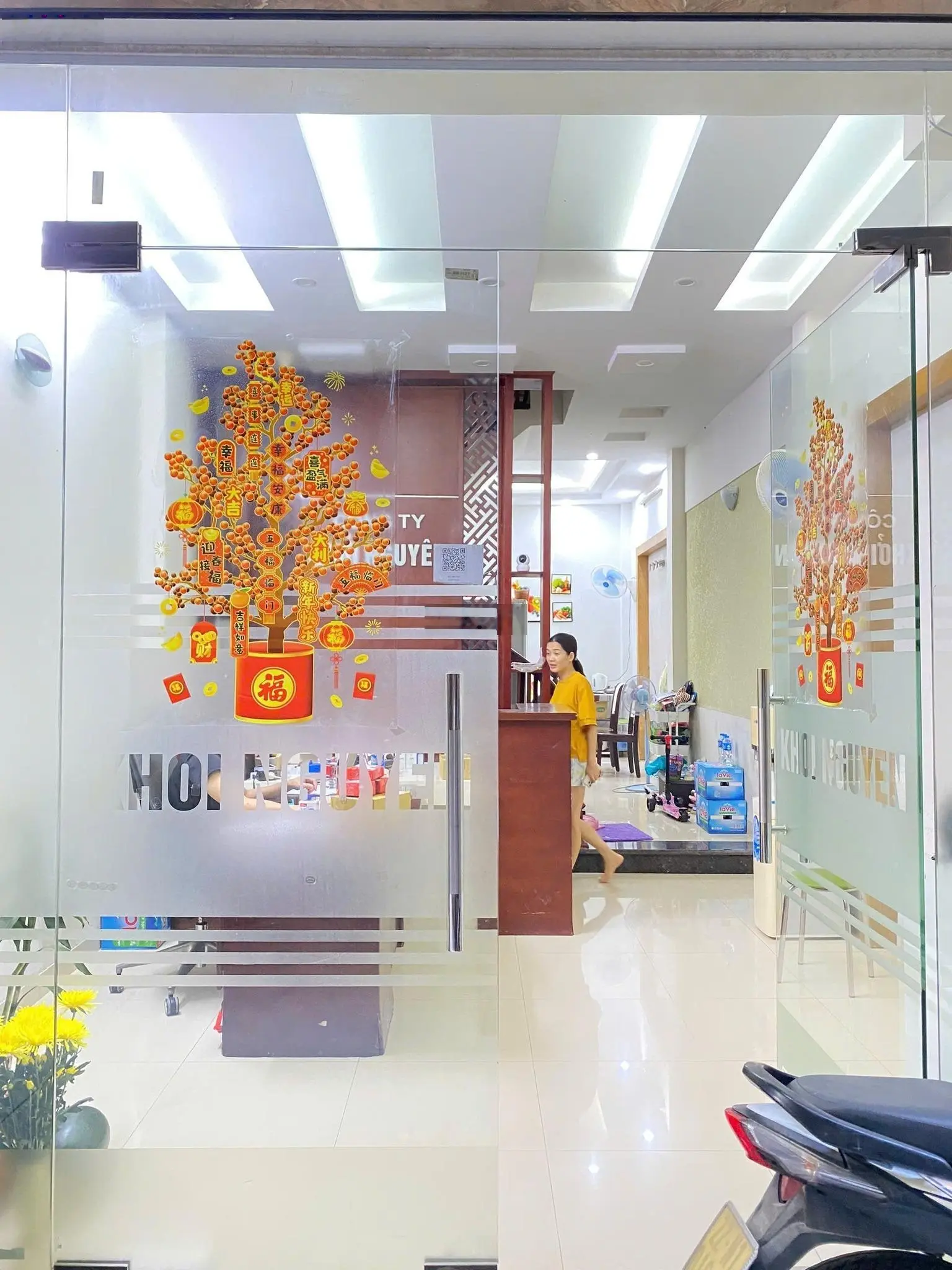 Bán nhà Trần Duy Hưng gần phố - trước nhà rộng 3m - 40m2 5 tầng 4 ngủ nhà mới đẹp ở luôn hơn 11 tỷ