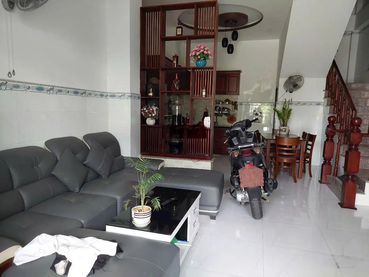 Bán nhà 3 tầng hẻm Nguyễn Khuyến - P. Vĩnh Hải - TP. Nha Trang. DT 55m2 giá 3,3 tỷ