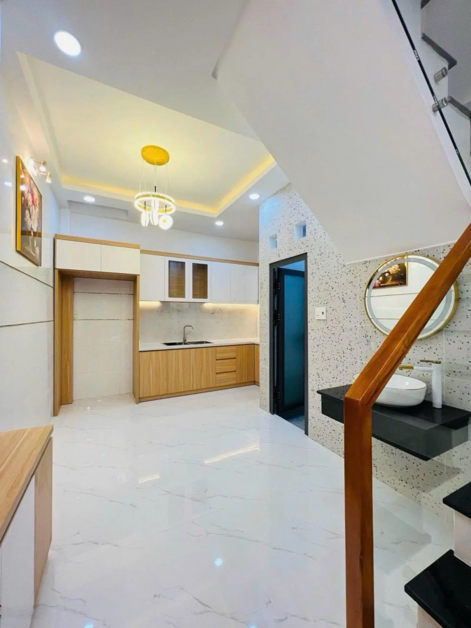 Cô Sáu cần bán nhà Quận 10 giá 3tỷ7, HXH Đ. Trường Sơn. Diện tích 45m2