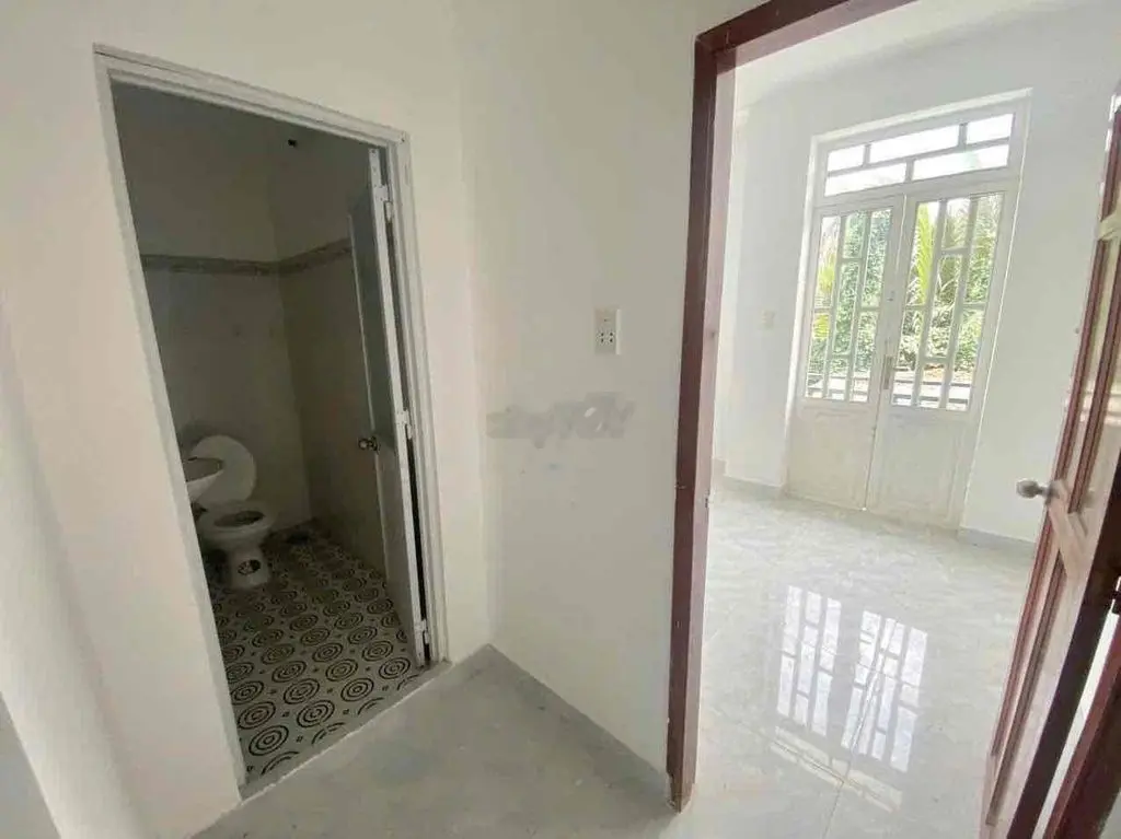 Nhà 1 Lầu Có Sân Rộng, 2PN 2WC Nhà Ngay Ngã Ba Tân Kim. Sổ Hồng Riêng