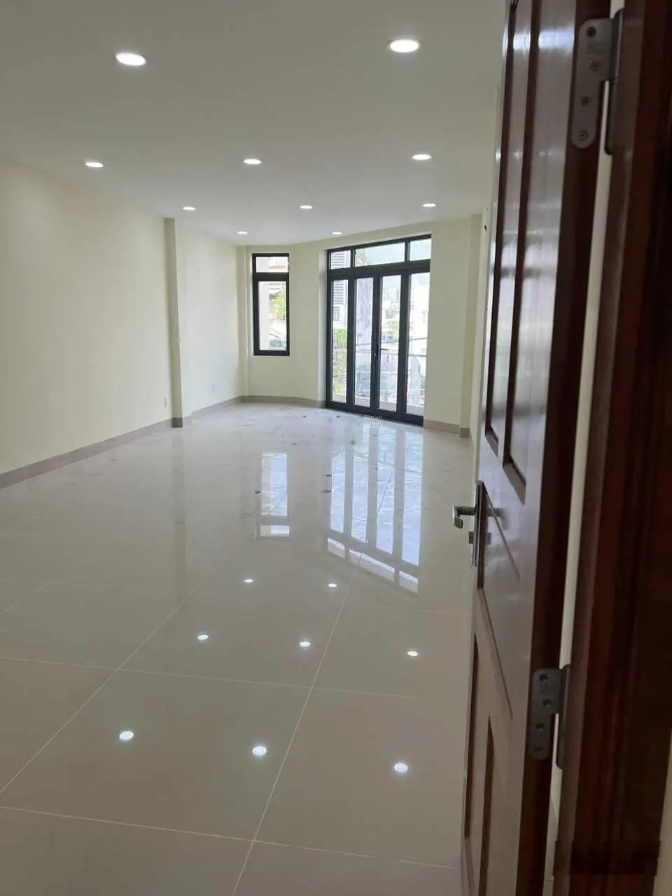 Giá cực rẻ, bán nhà siêu phẩm 2 mặt tiền Phó Cơ Điều - DT 8.3 x 10m - HDT 90tr - Giá chỉ 27.5 tỷ