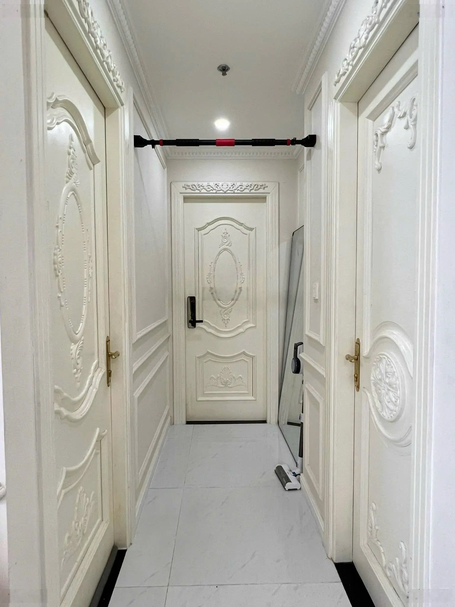 Chủ cần tiền bán căn 2pn diện tích lớn 86.5m2. view sông, biệt thự. giá cực tốt