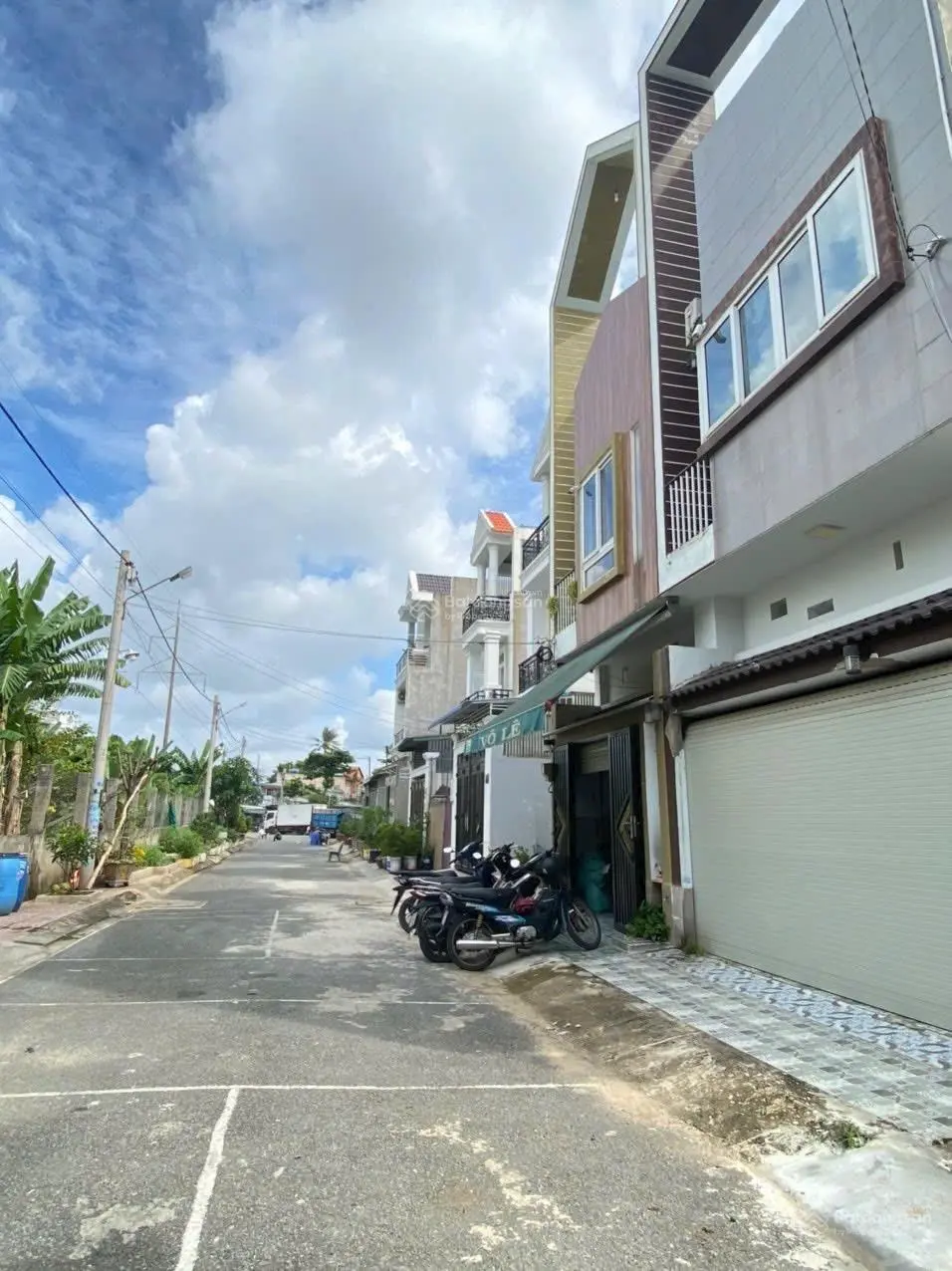Nhà 3 tầng hiệp bình phước, đường 8m khu phân lô giá cực tốt: 5.5 tỷ (68m2) - nhà thơm giá ngon