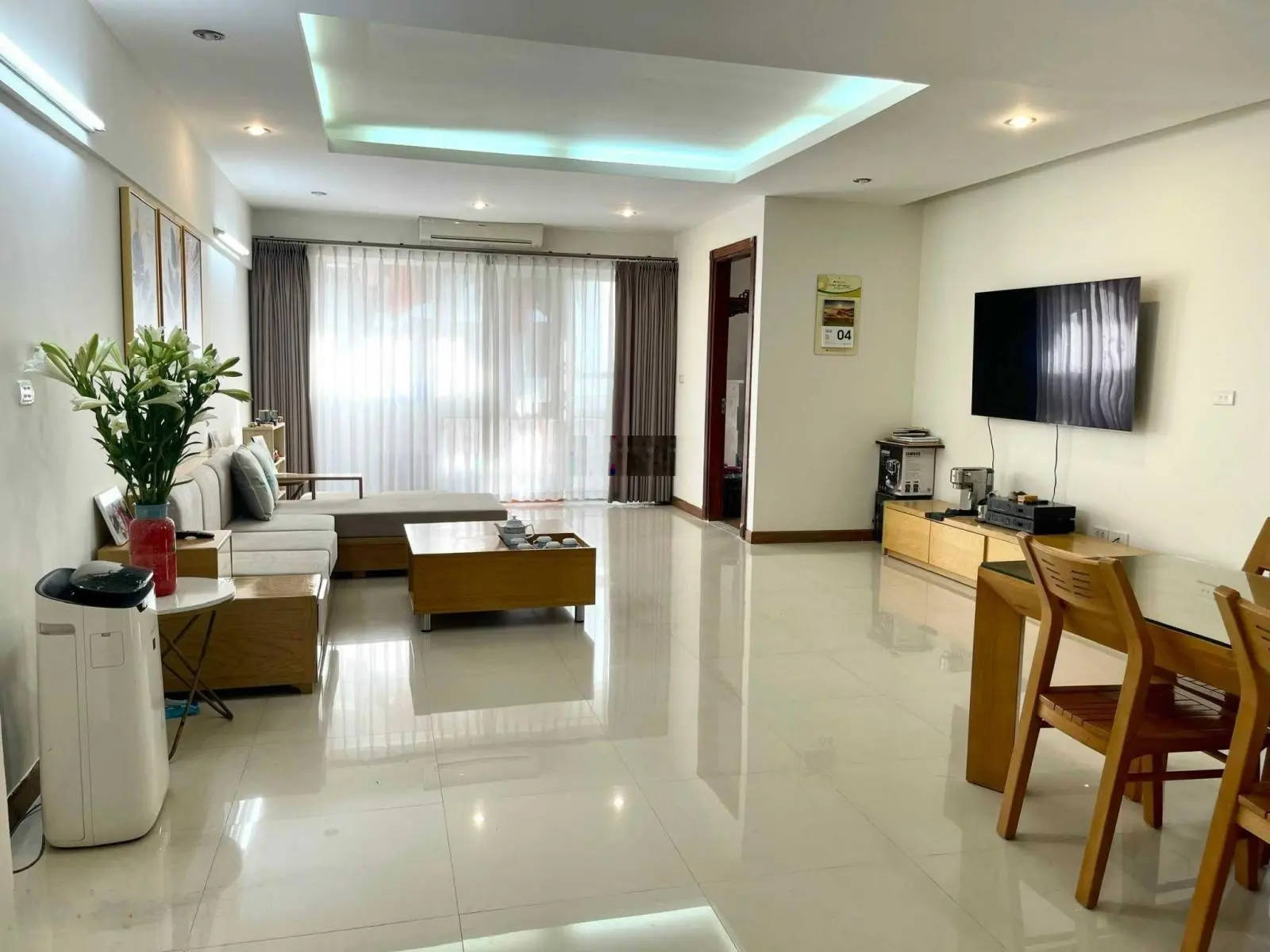 Bán căn hộ 2 ngủ 2vệ sinh Licogi 13 Hà Đông, DT 81m2, giá 4,9tỷ, full đồ vào ở luôn LH 0987 336 ***