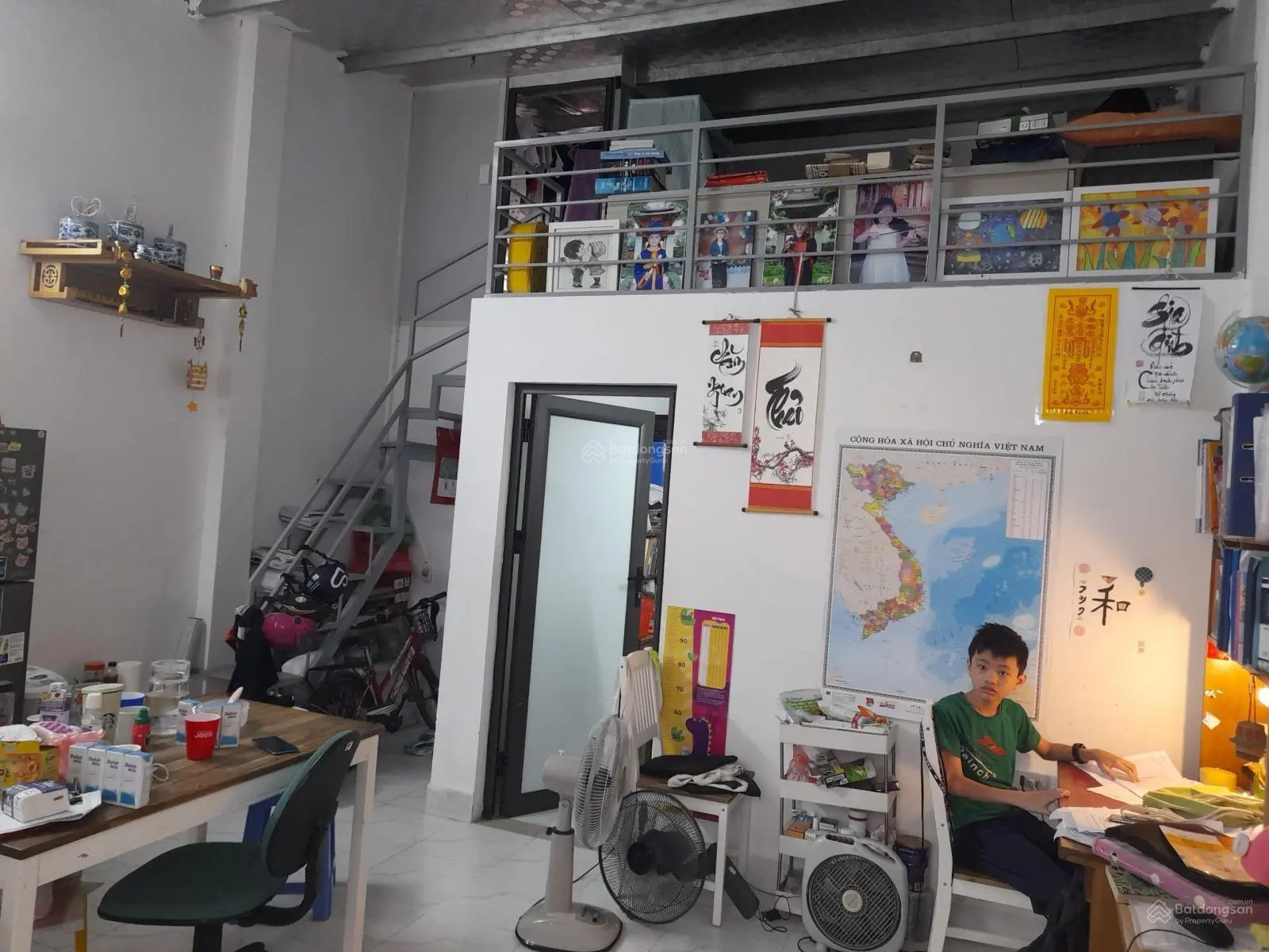 Tôi cần bán nhà đường Phú Diễn,dt 37m2, mt 4.8m vuông đẹp, giá 3.65 tỷ,ngách thông gần trường, chợ