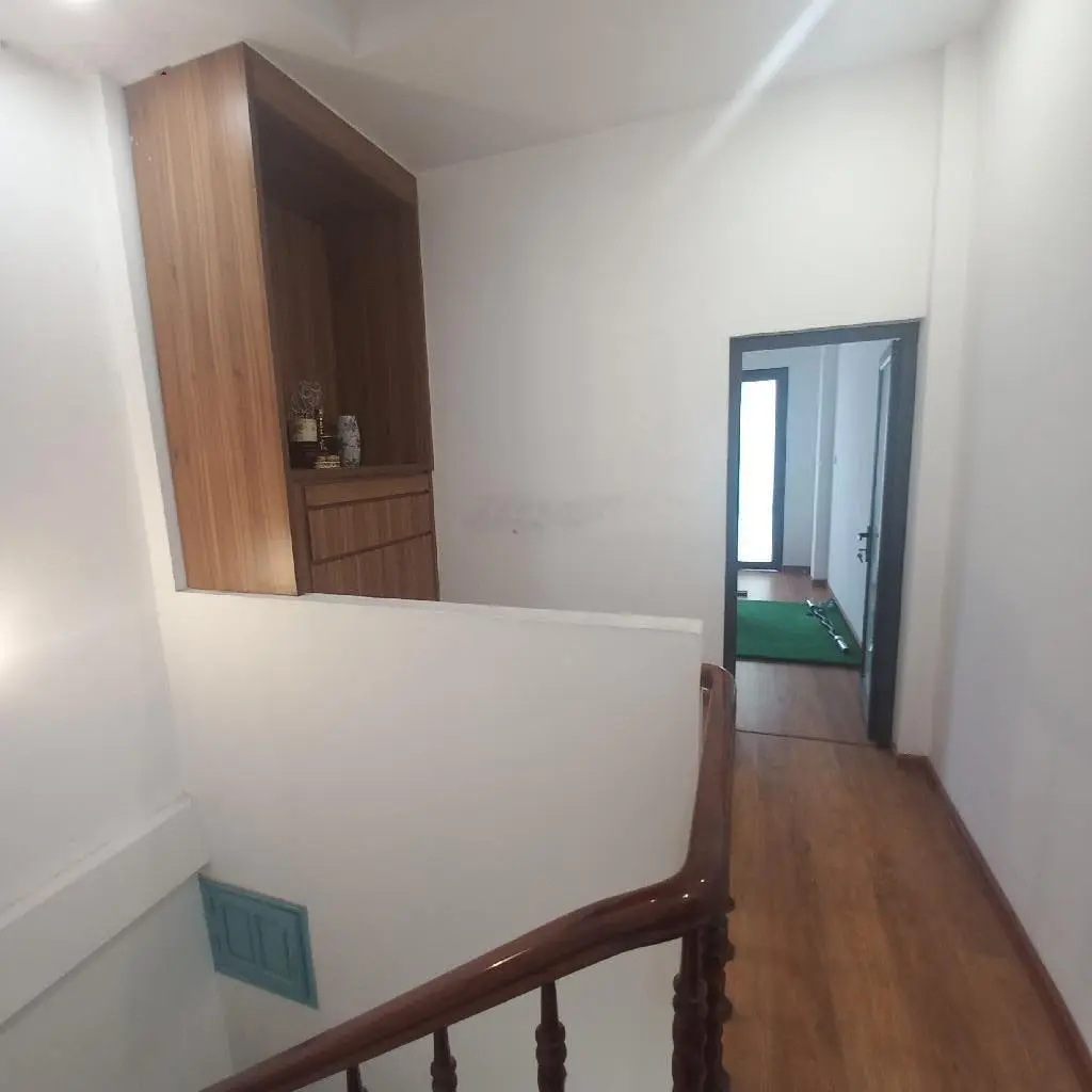 Nhà đẹp - phân lô vỉa hè - đường ôt tránh dừng đỗ - kinh doanh - trung tâm văn quán.